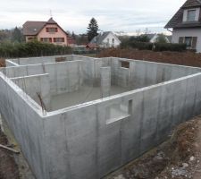 Les murs du sous-sol sont d&eacute;coffr&eacute;s