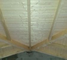 Détail du dessous de terrasse