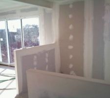 C&ocirc;t&eacute; cuisine... les deux bars sont en place !