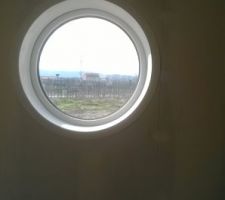 Hublot habill&eacute; du garage