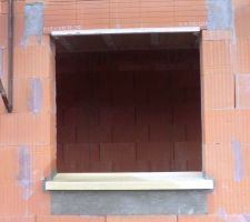 Rebord de la fenêtre de la cuisine