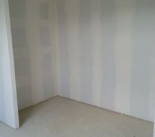 Chambre 5 avec cloison pour placard