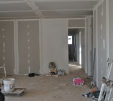 Le salon et le couloir de la partie nuit