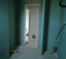 Vue sur la salle de bain