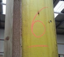 Sur cette photo (coupe du mur), on voit bien l'isolation externe (en marron fonc&eacute;)