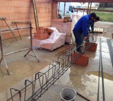 Pr&eacute;paration de la poutre de b&eacute;ton arm&eacute;e...