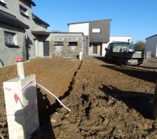 Photo de la réalisation des fondations pour le muret n°8