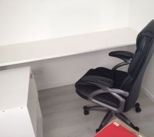 BUREAU EN COURS D'INSTALLATION