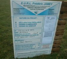 Voici la photo de près de l'affichage effectué depuis ce week end suite au bornage du terrain.