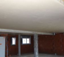 La platre du plafond depuis la cuisine