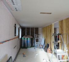 Moitié du plafond fait !!