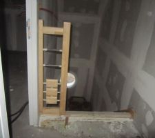 Le petit...(garde corps) de l'escalier.
