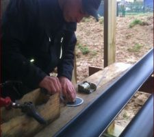 Soudure des gouttières en zinc