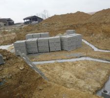 D&eacute;pose palettes parpaings