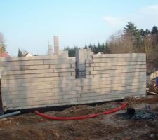 Fen&ecirc;tre de la salle de bain, pr&eacute;paration du linteaux