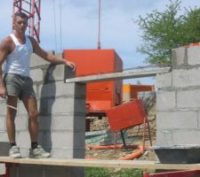 &eacute;l&eacute;ment coul&eacute; maison en avance permettant de coffrer facilement les linteaux par la suite