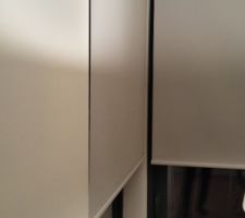 Pose des stores automatisés gris clair