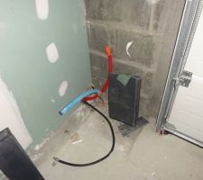 Arrivée des tuyaux dans le garage