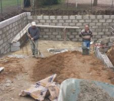 La descente de garage se monte petit &agrave; petit.