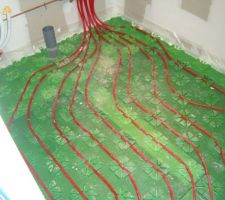 Installation plancher chauffant   nourrice ( cellier )