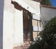 Ouverture des baies vitrées face à la mer