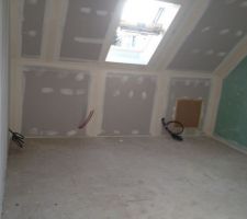 16 02 2014 Chambre et sur la droite mur vers salle de bain