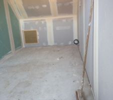 16 02 2014 Chambre 2 - mur de gauche côté salle de bain