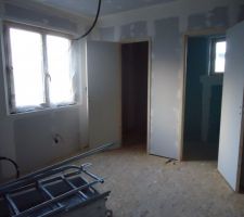 Chambre parentale avec dressing et salle d'eau