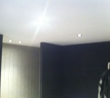 SPOT led IP 54 dans la salle de bain de la chambre d'amis