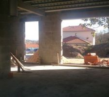 RDC : entr&eacute;e   baie vitr&eacute;e du s&eacute;jour.