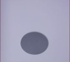 Zoom enceinte encastrée plafond au RDC