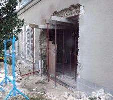 D&eacute;but montage jambage gauche garage