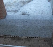 Vue depuis la porte d'entr&eacute;e, reste le seuil &agrave; finir