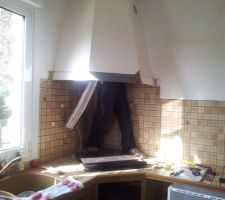 Une fois la hotte enlevée, on peut rentrer à l'intérieur pour voir ce qu'il se passe ^^