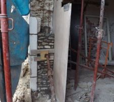 Avanc&eacute; jambage garage