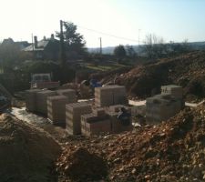 &eacute;l&eacute;vation du sous sol, les agglos sont livr&eacute;s