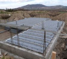 Mise en place des hourdis isolants