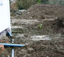 Cuve d\'eau et fosse septique de posées