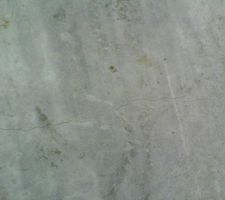 Fissures dalle du sous sol