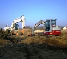 Mais que font ces pelleteuses sur notre terrain ???