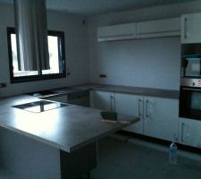 Cuisine quasi terminé, 3 jours de montage, le plus "galère"... la hotte!