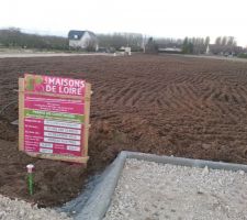 Le terrain enfin viabilisé et borné