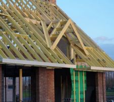 Pose de la charpente terminée !