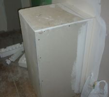 Caisson autour du vide linge (restera à faire le trou dessus)