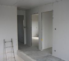 Vue depuis la mezzanine, distribution pièces de l'étage