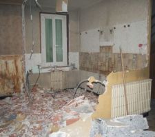 Le mur porteur s&eacute;parant coupant la pi&egrave;ce en deux cass&eacute;