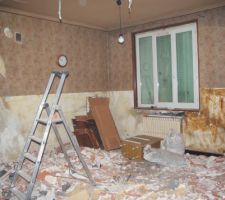 Le mur portuer cass&eacute;