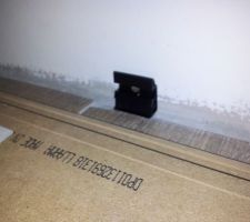 Plinthe clipsable de Castorama, avec passe câbles basse tension