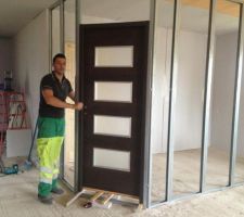 Pose des rails de cloisons et des portes d\\\\\\\'interieur