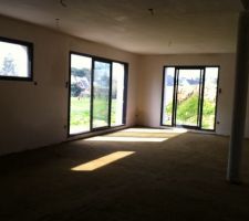 Pr&eacute;-chape termin&eacute;e
vue sur le salon s&eacute;jour